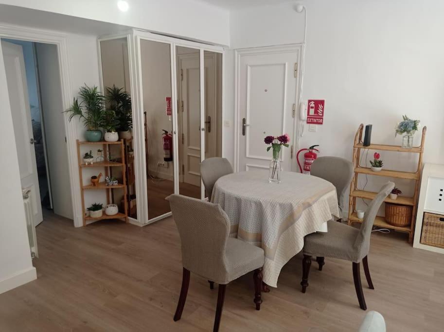 Ferienwohnung Piso Con Terraza Junto A La Playa San Sebastián Exterior foto